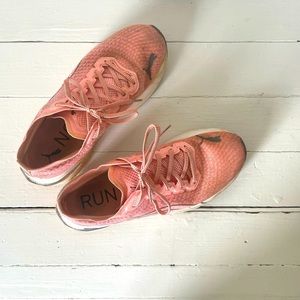 Puma Deviate Nitro running shoes